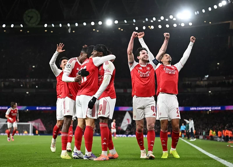 Chelsea vs Arsenal đang bám đuổi nhau trên BXH