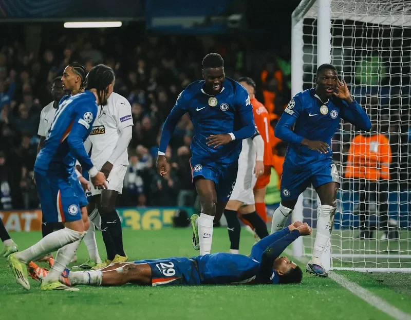 Napoli vs Chelsea đang có khoảng cách khá xa trên BXH
